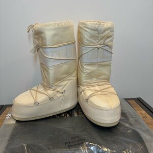 Cream Tall Moon Boots